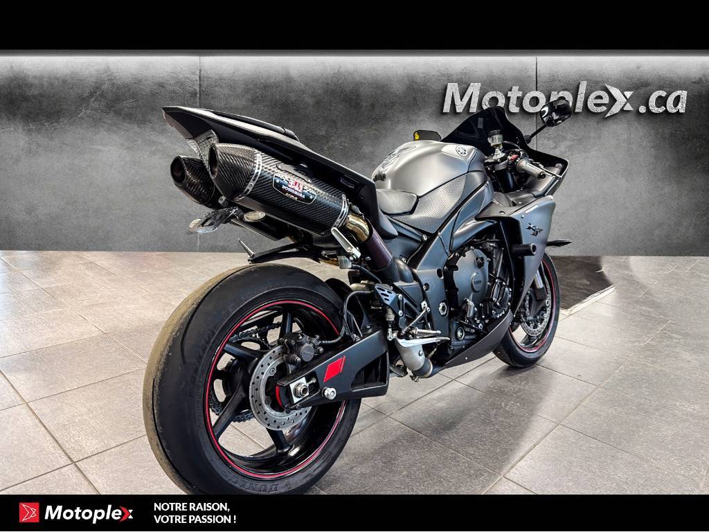 Yamaha R1 *YOSHIMURA* 2013