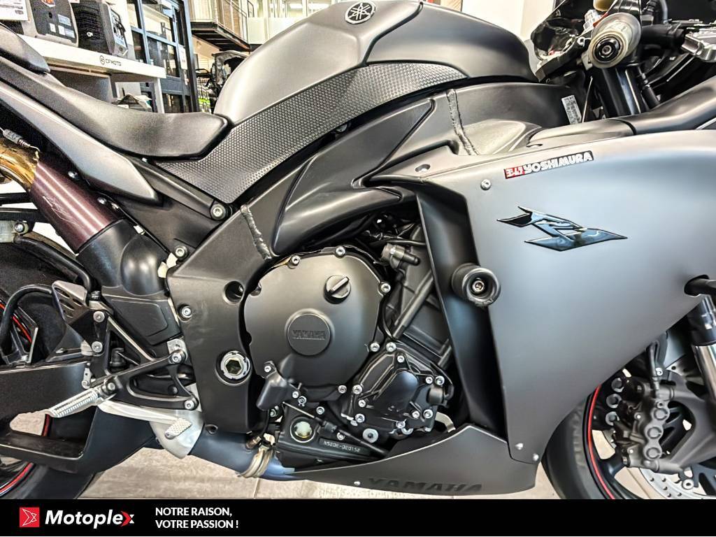 Yamaha R1 *YOSHIMURA* 2013