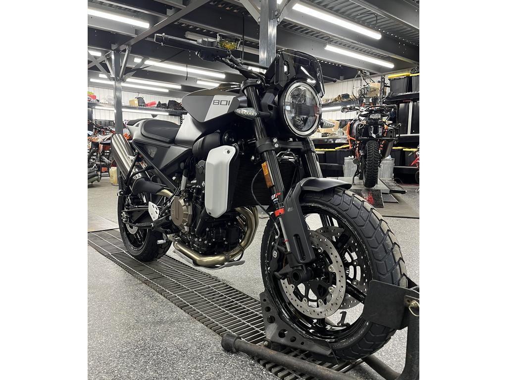 Husqvarna Svartpilen 801 2025