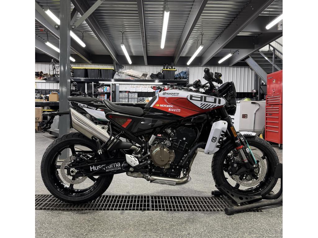 Husqvarna Svartpilen 801 2025