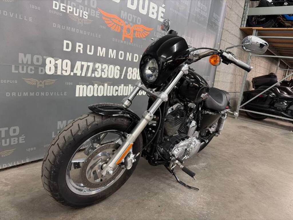 Harley-Davidson XL1200C Sportster 1200 Custom 2015