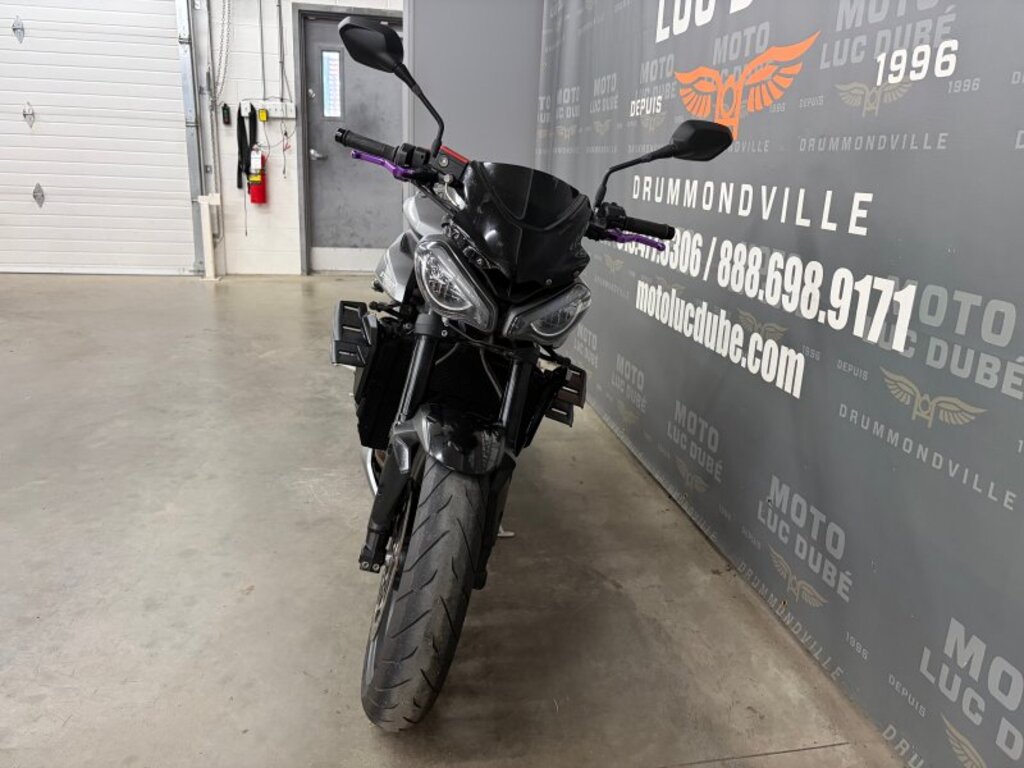 Triumph Street Triple 765 R 2024