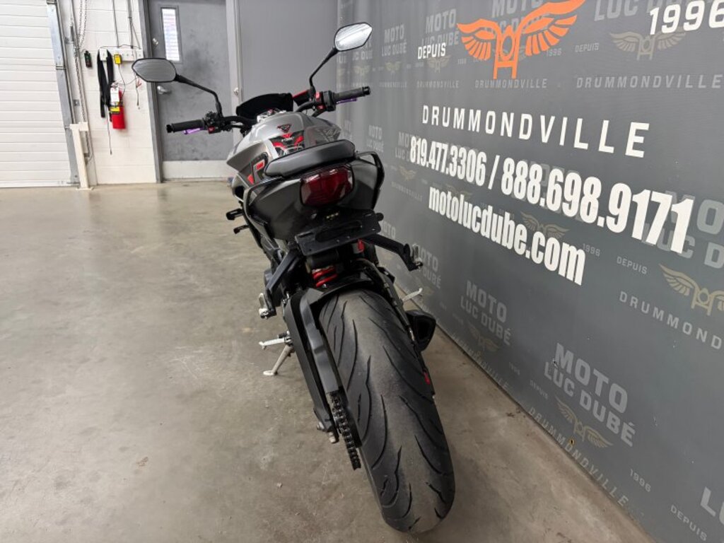 Triumph Street Triple 765 R 2024