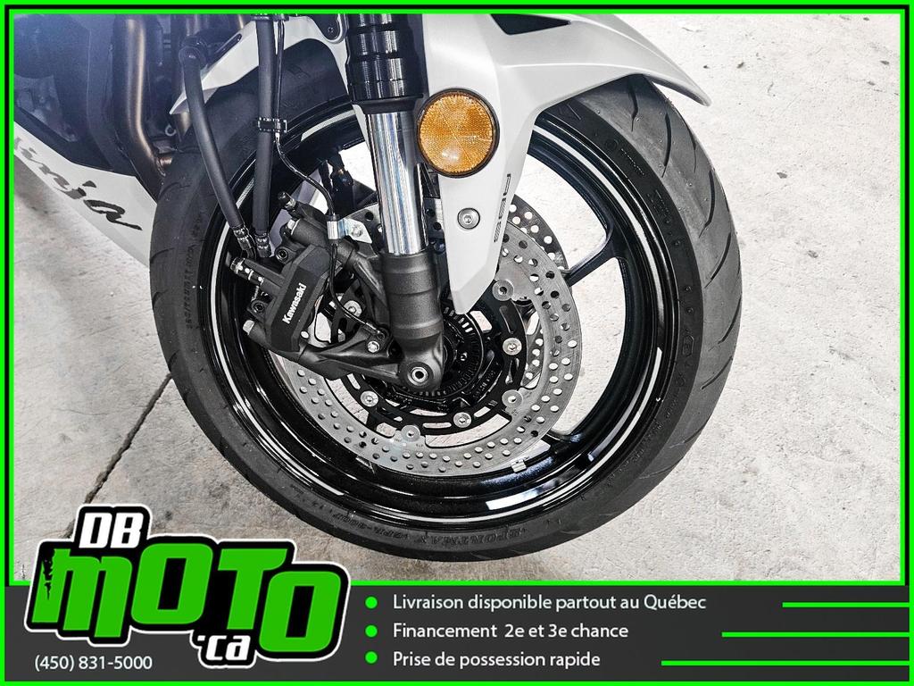 Kawasaki NINJA ZX-4RR 2025