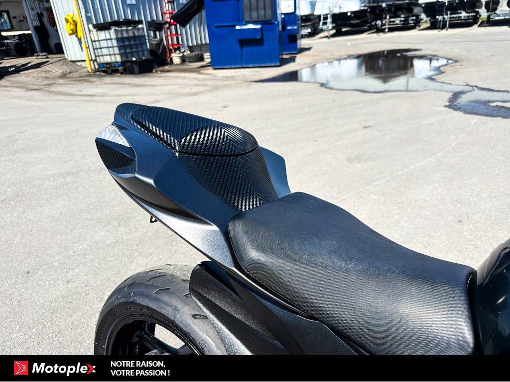 Suzuki GSX-R750 BLACK 2013