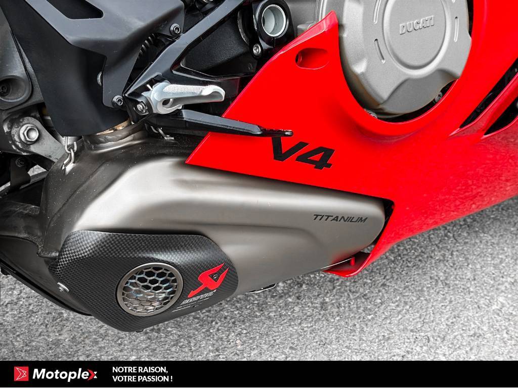 Ducati PANIGALE V4 AKRAPOVIC 2023
