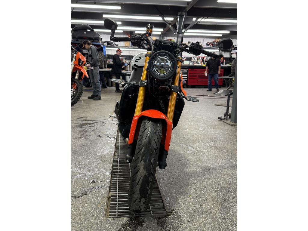 Yamaha XSR900 2024