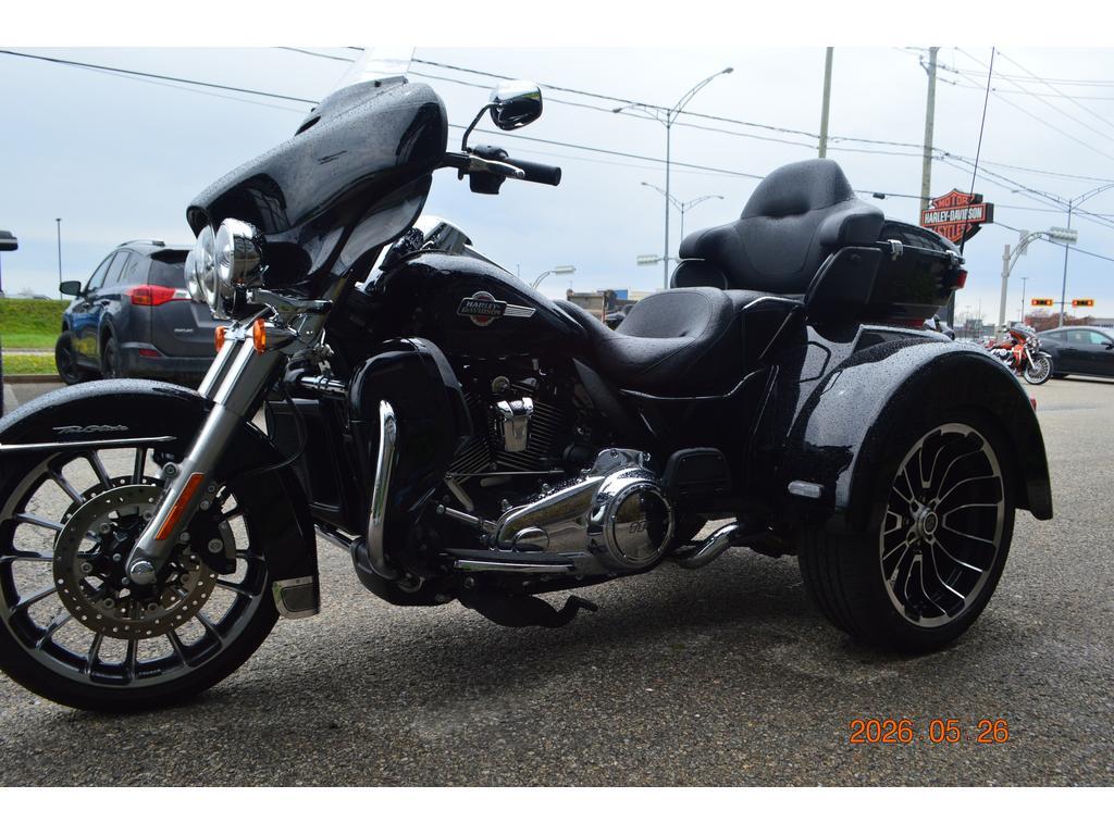 Harley-Davidson FLHTCUTG Tri Glide Ultra 2025