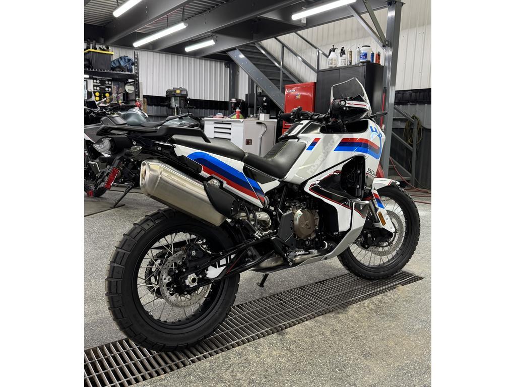 Husqvarna Norden 901 2025