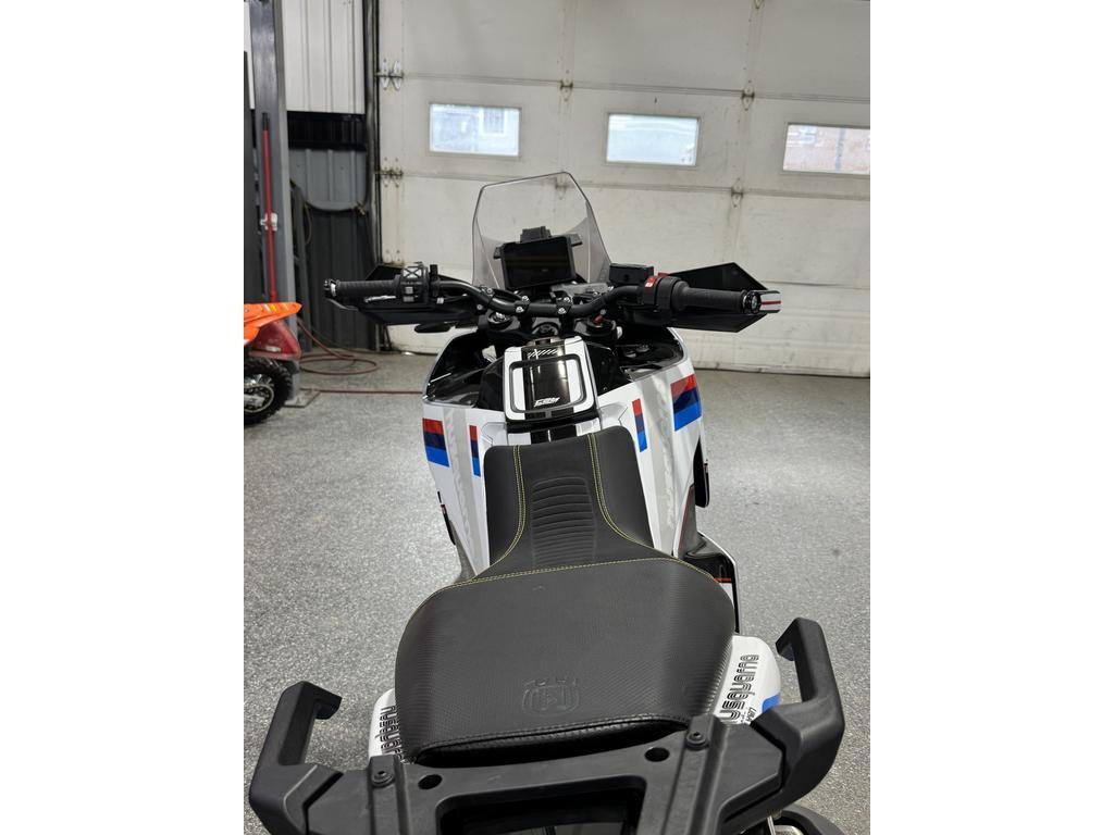 Husqvarna Norden 901 2025