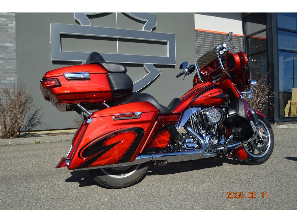 Harley-Davidson FLHTCUL 2015
