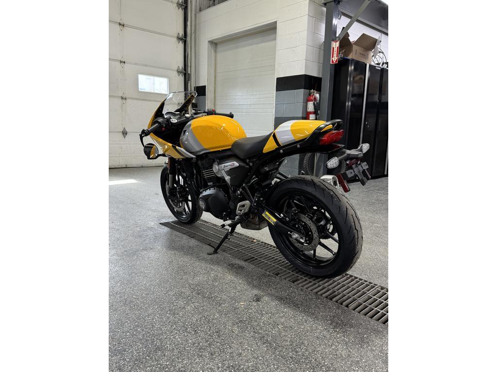 Triumph THRUXTON 400 JAUNE 2026