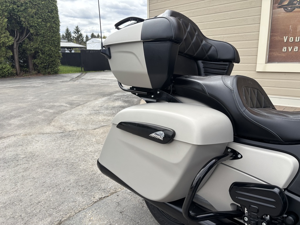 Indian Motorcycles Pursuit Dark Horse 2023