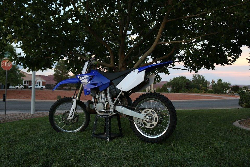 yamaha yz 450  well maintain , in good condition 