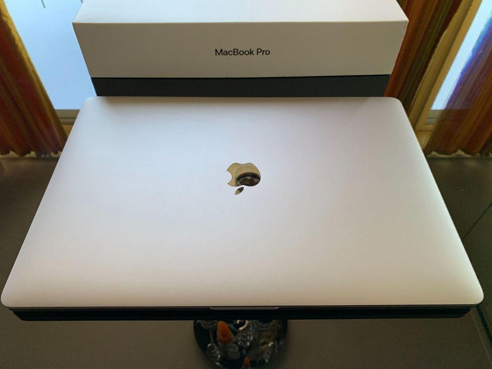 Macbook Pro 15.4" 2019, i7/16GB/256GB