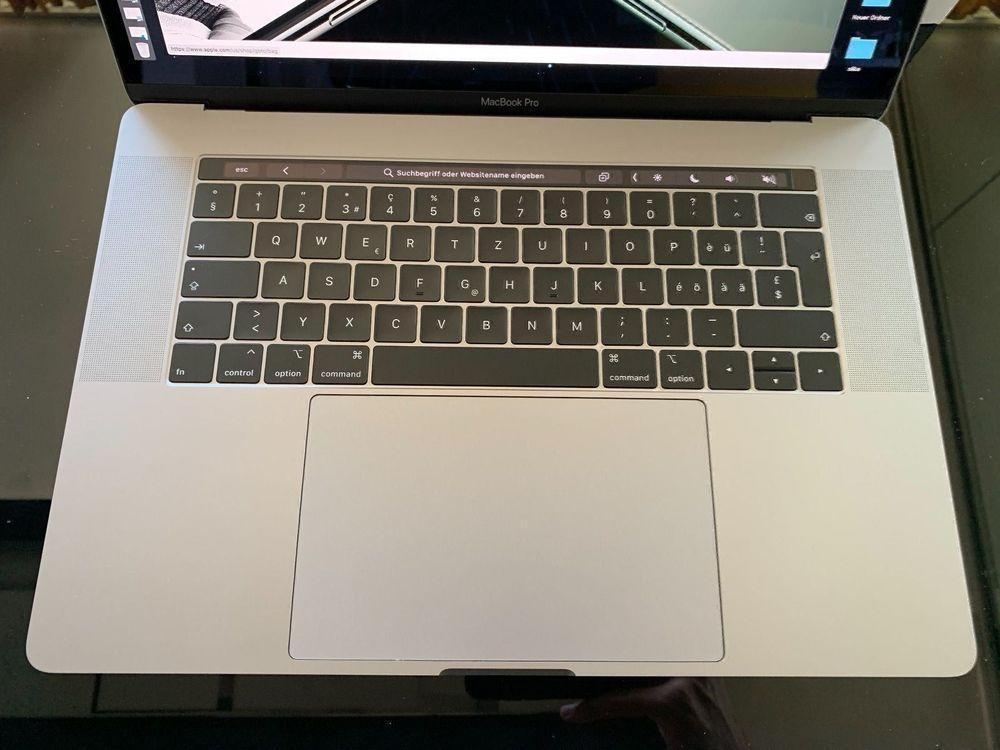 Macbook Pro 15.4" 2019, i7/16GB/256GB