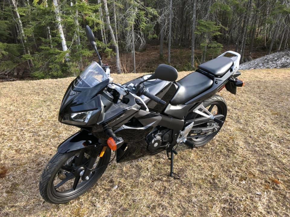 Moto Honda CBR125, 2008