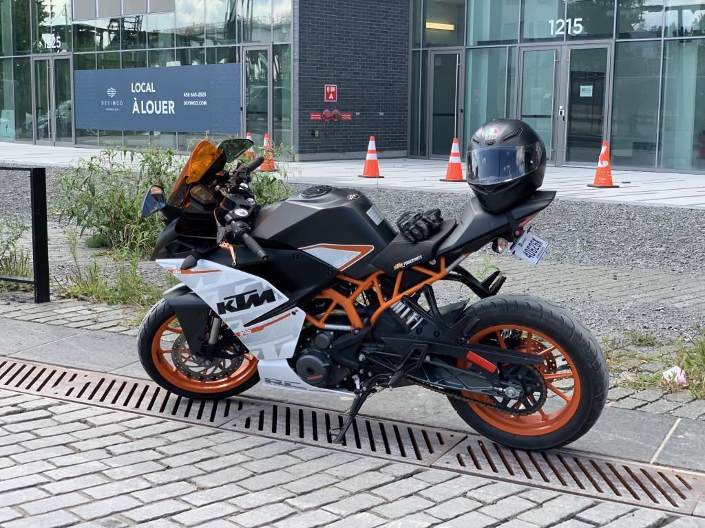 MOTO KTM RC 390 SPORT BIKE - SUPER GOOD CONDITION !!