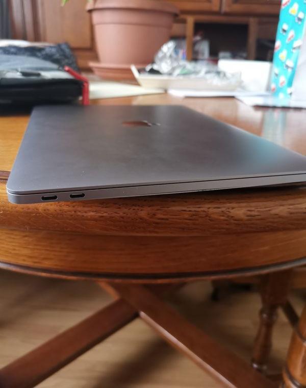 Pc Apple MacBook Pro écran Rétina avec Accéssoires