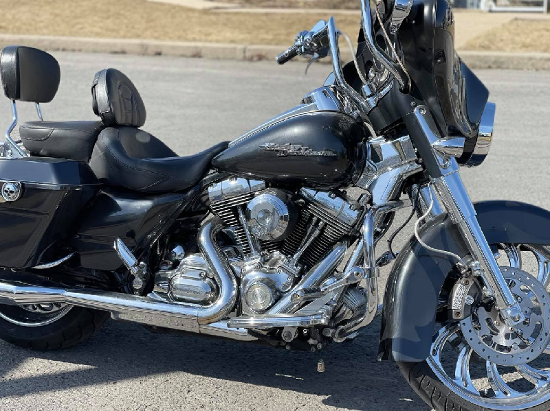 2009 HARLEY DAVIDSON FLHX À VENDRE