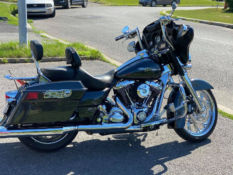 2009 HARLEY DAVIDSON FLHX À VENDRE