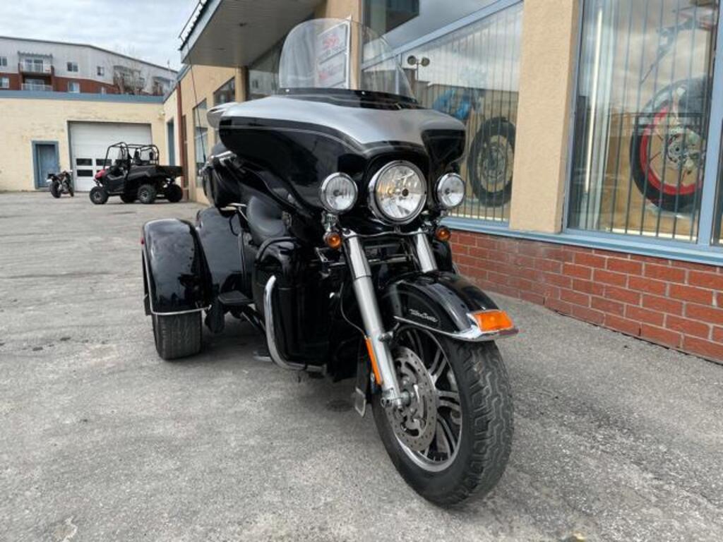 Harley-Davidson FLHTCUTG TriGlide Ultra Classic 2010