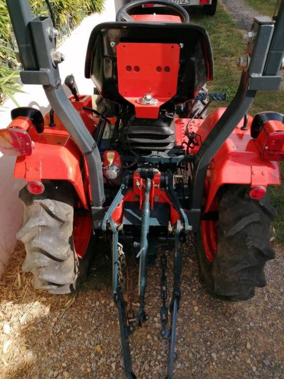 




Tracteur Kubota B1550 année 1997 17 ch 263 Heures