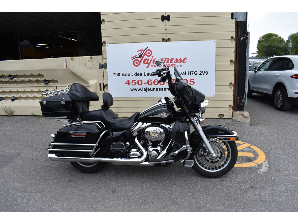 Harley-Davidson FLHTC Electra Glide Classic 2011