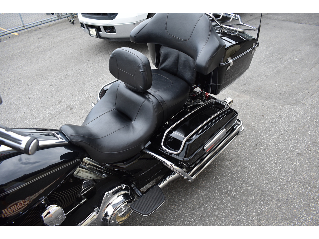 Harley-Davidson FLHTC Electra Glide Classic 2011