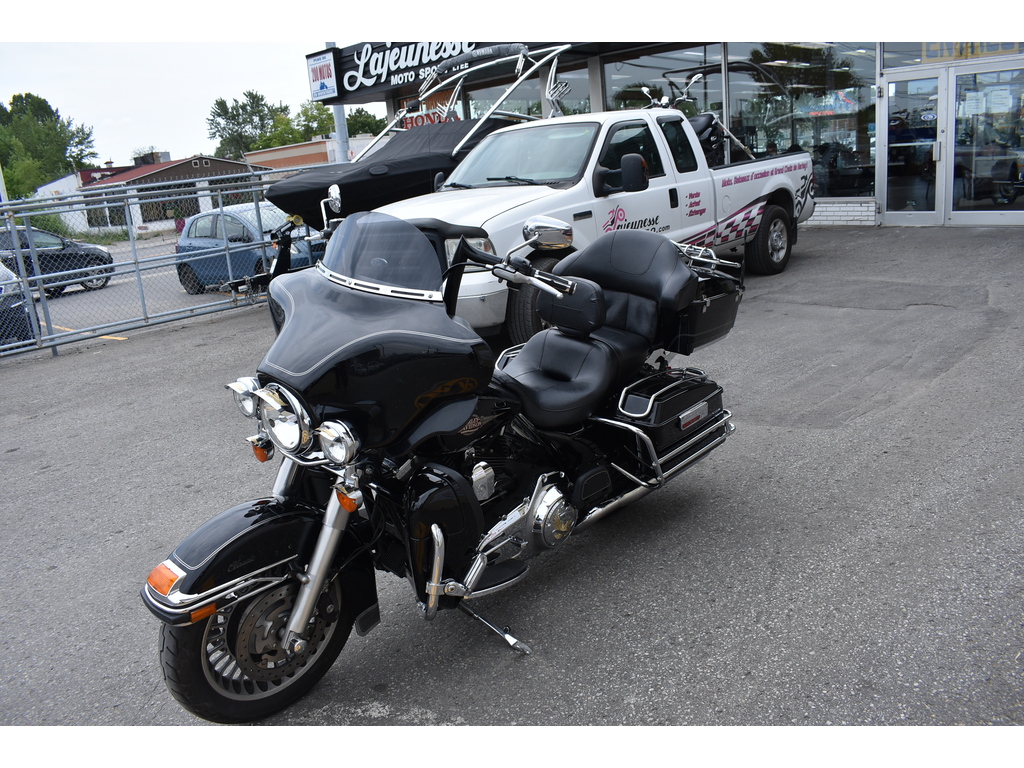 Harley-Davidson FLHTC Electra Glide Classic 2011