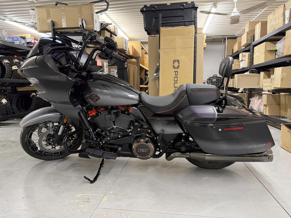 Harley-Davidson ROAD GLIDE CVO 2025