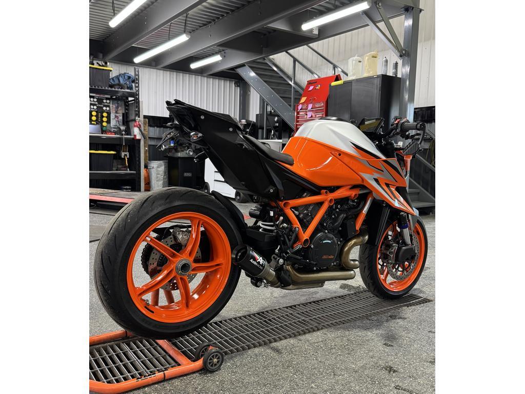 KTM 1290 SUPERDUKE EVO R 2023