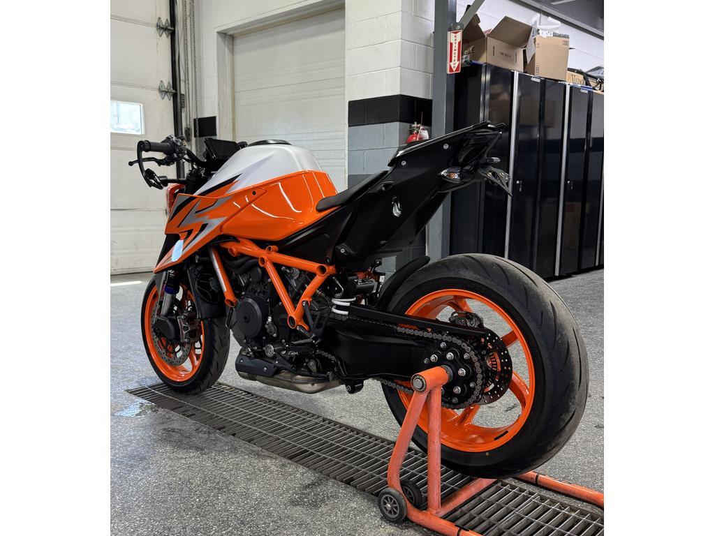 KTM 1290 SUPERDUKE EVO R 2023
